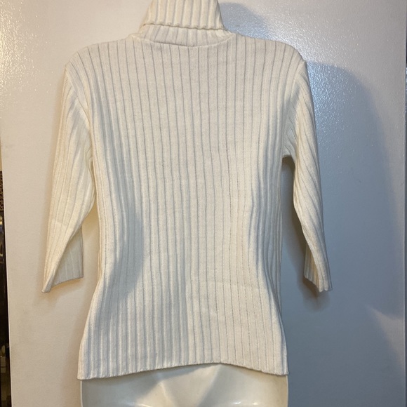 Cas NWT White Medium Sleeve Turtleneck Sweater - Picture 2 of 3